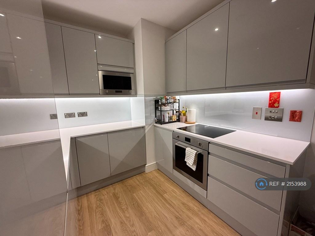 Full Size Dish Washer Under Microwave