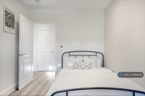 undefined, Beechwood Grove, London, W3