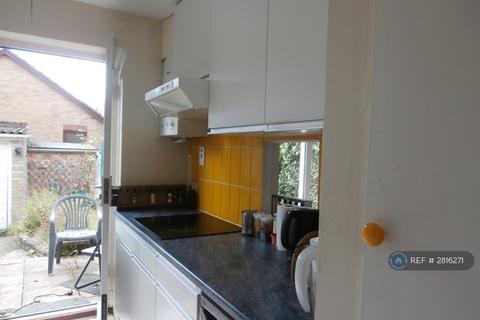 undefined, Lynwood, Guildford, GU2