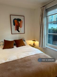 2 bedroom terraced house to rent, Lonsdale Place, London, N1