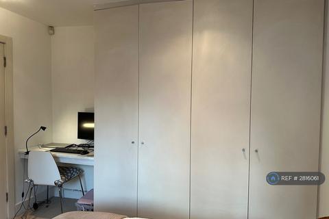 2 bedroom terraced house to rent, Lonsdale Place, London, N1