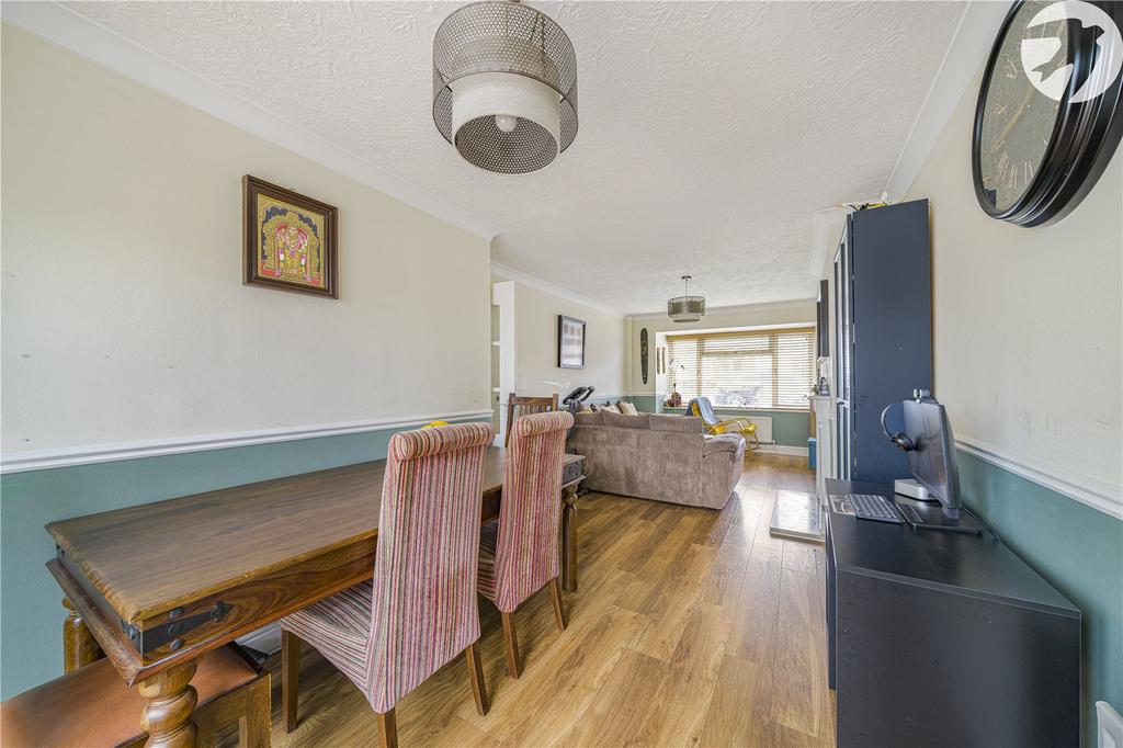 Living Room/ Dining