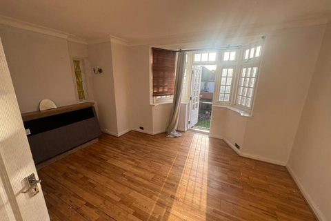 4 bedroom house share to rent, Barn Way, Wembley HA9