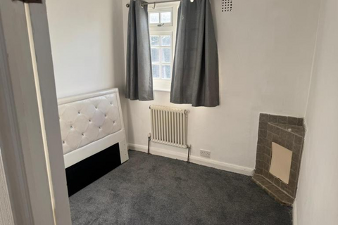 4 bedroom house share to rent, Barn Way, Wembley HA9