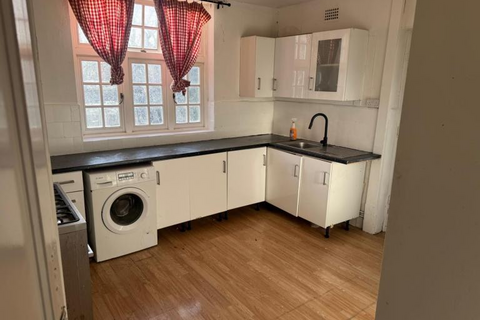 4 bedroom flat to rent, ,Barn Way, London, HA9
