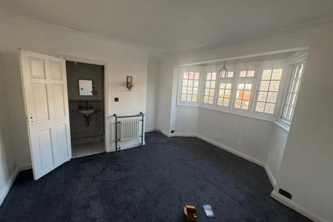 1 bedroom in a house share to rent, ,Barn Way, London, HA9