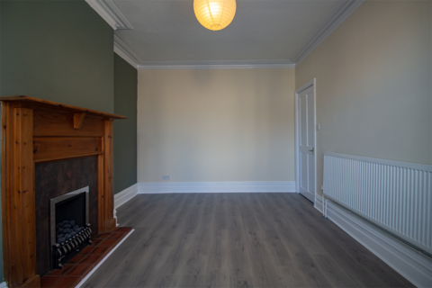 3 bedroom terraced house to rent, Meadow Lane, Loughborough, LE11