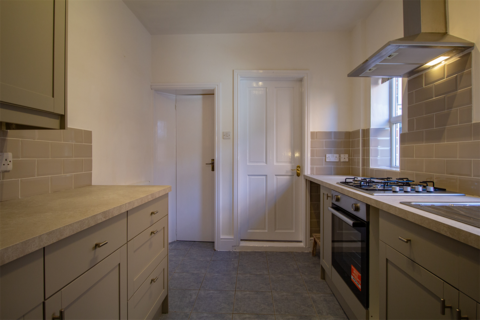 3 bedroom terraced house to rent, Meadow Lane, Loughborough, LE11