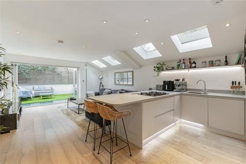 3 bedroom apartment for sale, Munster Road, Fulham, London, SW6