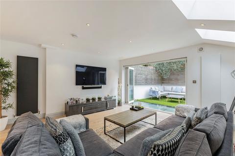 3 bedroom apartment for sale, Munster Road, Fulham, London, SW6