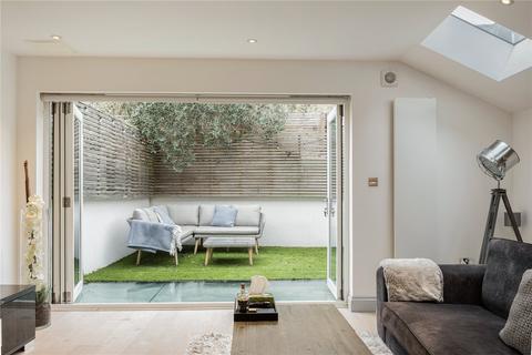 3 bedroom apartment for sale, Munster Road, Fulham, London, SW6