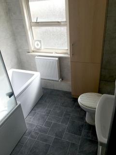 3 bedroom flat for sale, b James Street, Gillingham