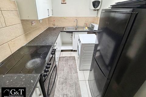 1 bedroom flat to rent, Flat b,  High Street, Dudley