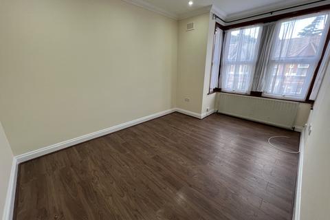Hampton Road, Ilford IG1