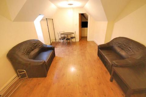 2 bedroom flat to rent, 100A EALING ROAD