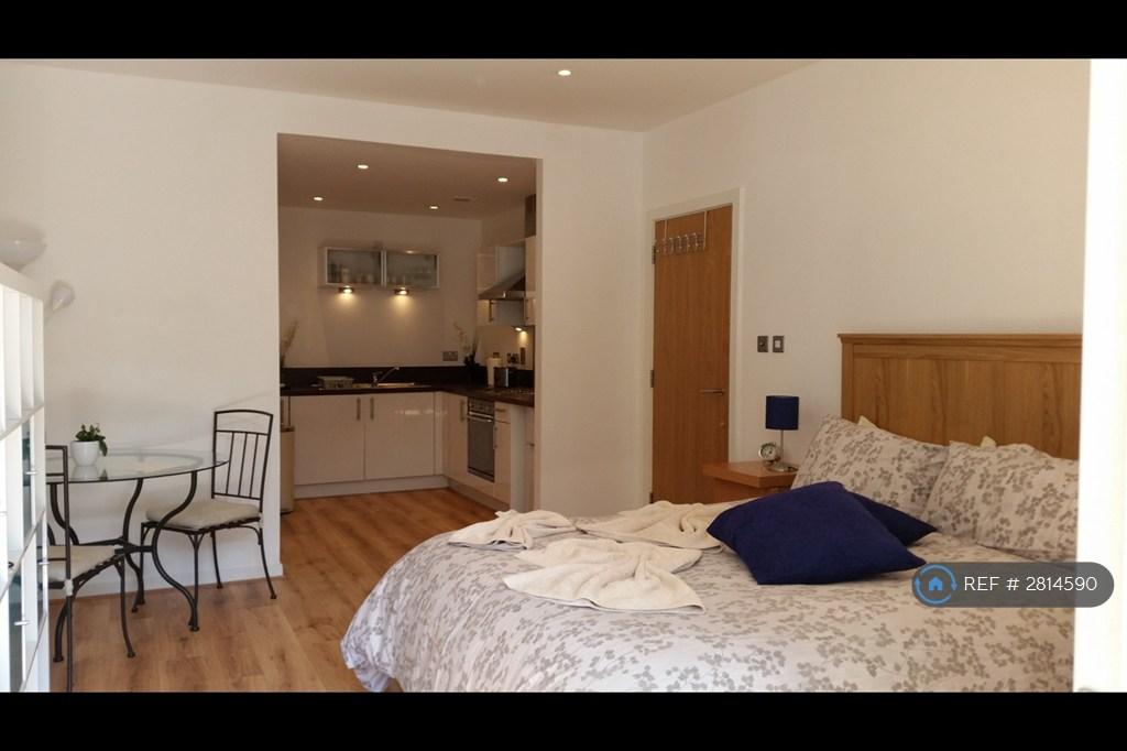 Open Plan Living Room &amp; Kitchen