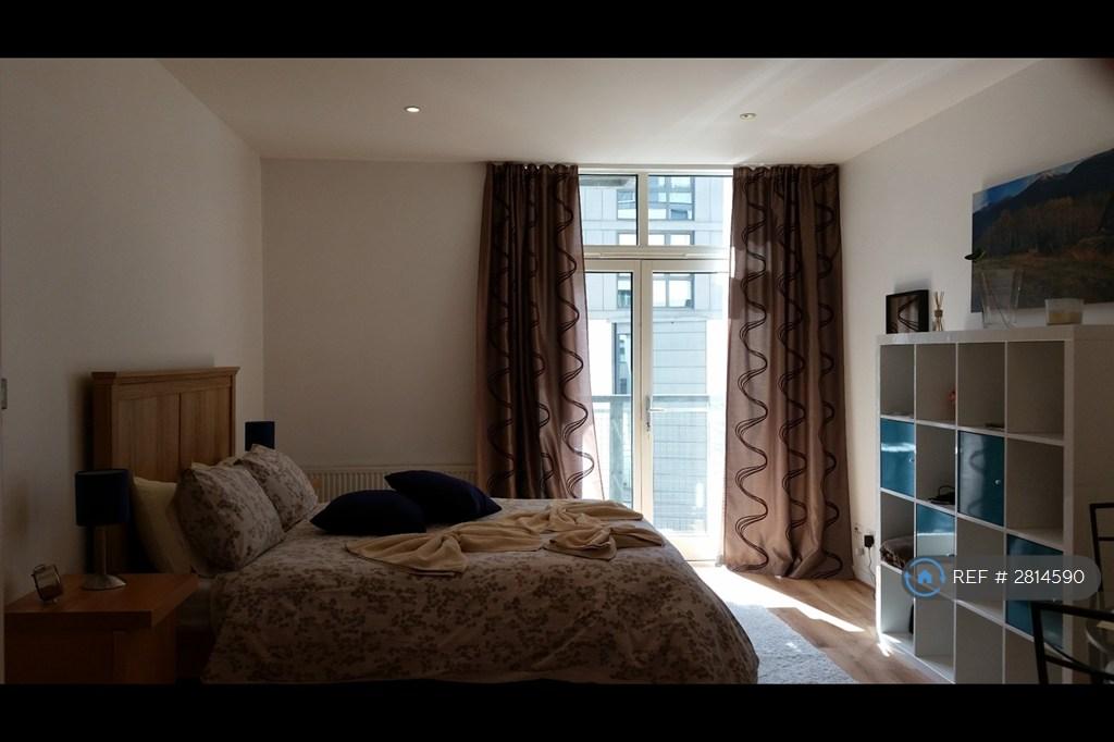 Living Room (Used As 2nd Bedroom By Tenants Now)