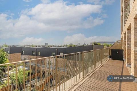 2 bedroom flat to rent, Fore St, London, N18