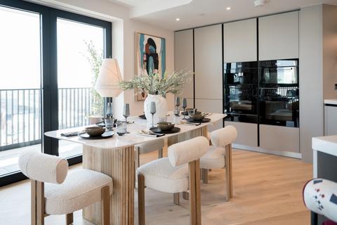 4 bedroom flat for sale, White City Living, 54 Wood Lane, London, W12