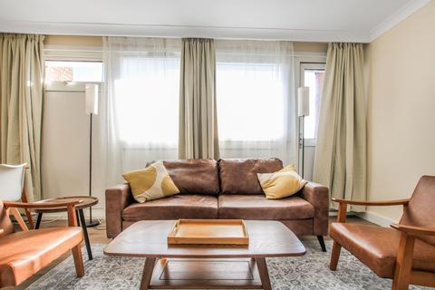 3 bedroom flat to rent, Caithness House, Twyford Street, London