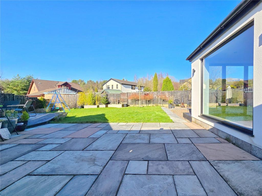 Patio &amp; Lawn Gardens