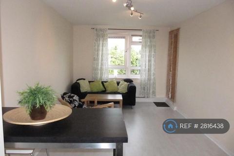 3 bedroom flat to rent, Balham, London, SW12