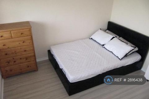 3 bedroom flat to rent, Balham, London, SW12