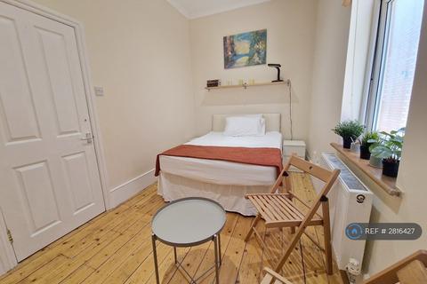 Studio to rent, Mill Hill, Mill Hill, NW7