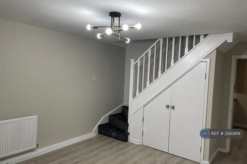 3 bedroom terraced house to rent, Greenfield Avenue, Solihull, CV7
