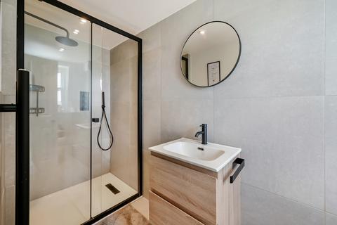 3 bedroom flat to rent, Furmage Street, SW18