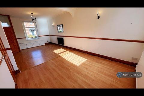 2 bedroom terraced house to rent, Ashton Road West, Manchester, M35