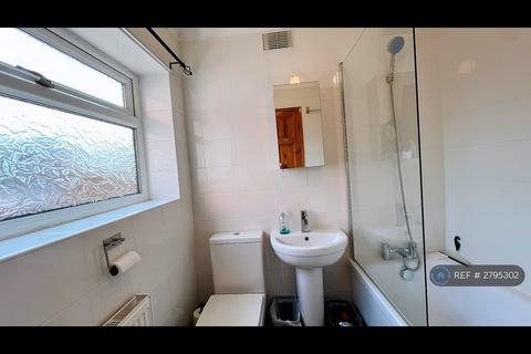 2 bedroom terraced house to rent, Ashton Road West, Manchester, M35
