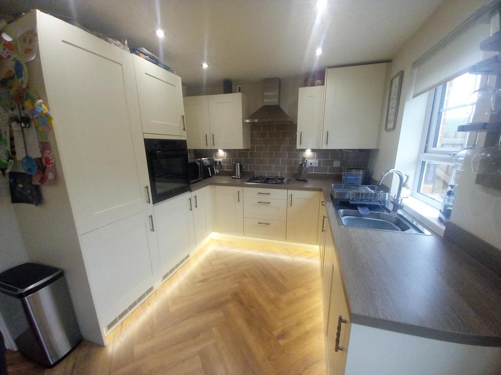 Dining kitchen