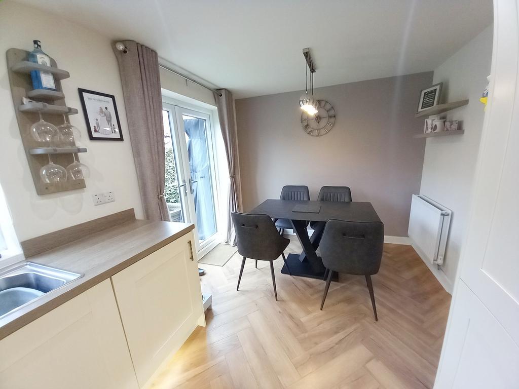 Dining kitchen