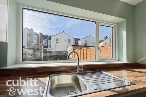 3 bedroom terraced house to rent, AVAILABLE WITH NO DEPOSIT Eastfield Road Southsea PO4