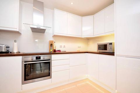 2 bedroom flat to rent, Boardwalk Place, Canary Wharf, London, E14