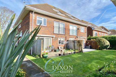 2 bedroom flat for sale, Sunningdale Lodge, 431 Lymington Road, Christchurch, Dorset