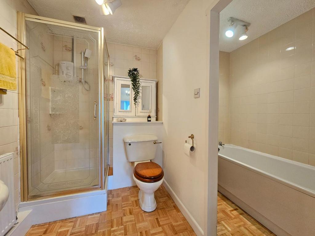 Bedroom 1 En-Suite