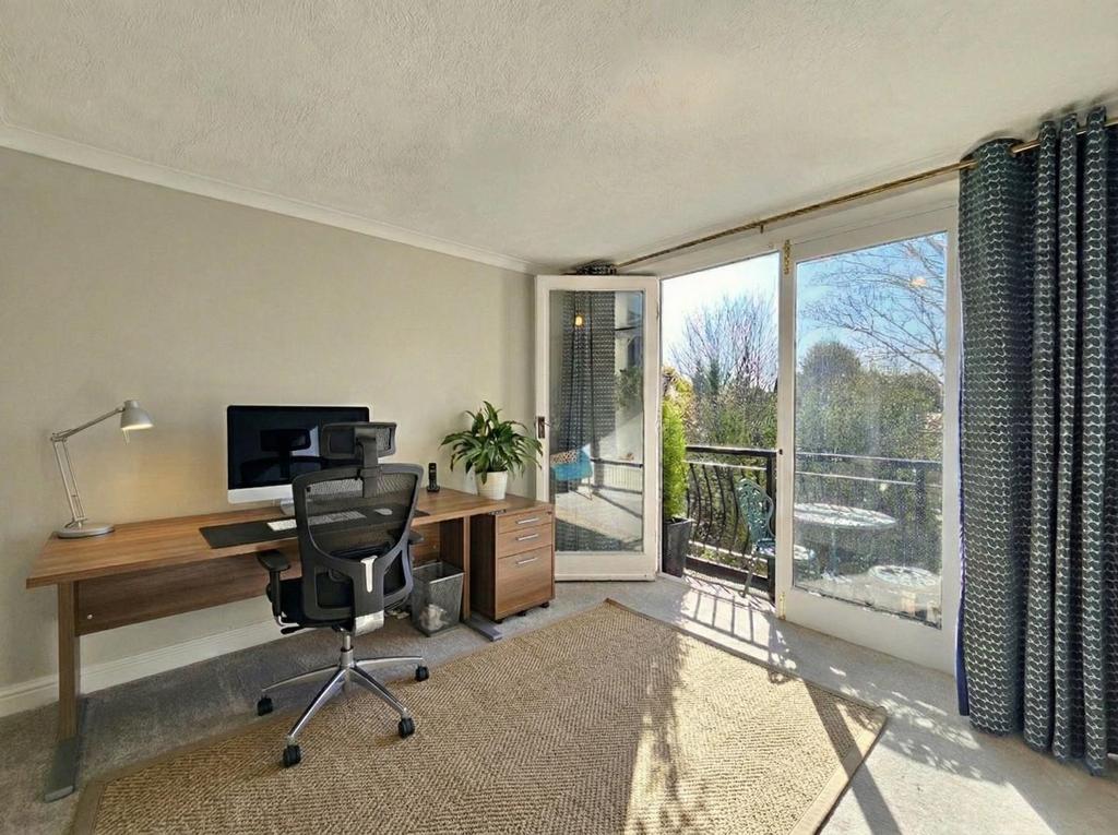 Office / Bedroom 4