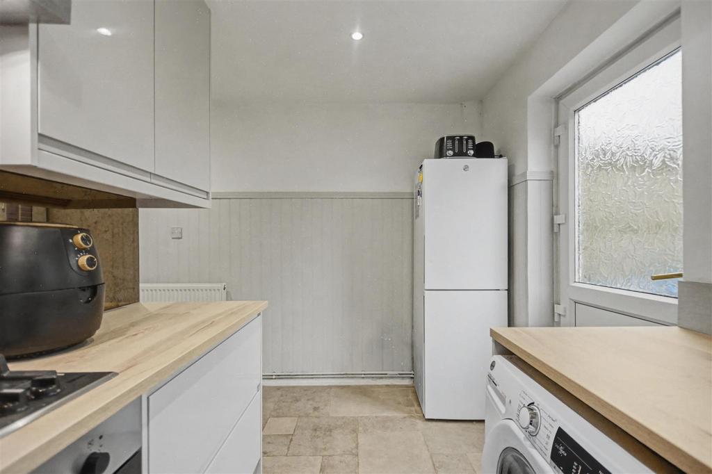 Kitchen 4.jpeg