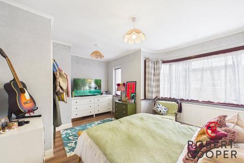 2 bedroom end of terrace house for sale, Tiptree Road, Ruislip, HA4