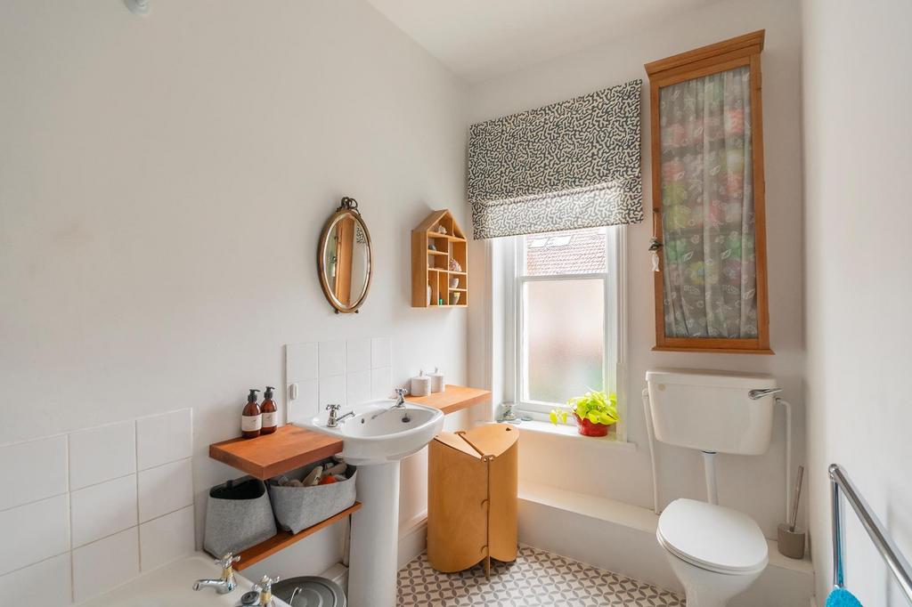 2 S9 ABN - Bathroom B.jpg
