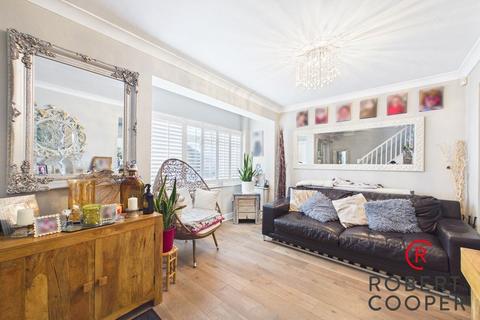 4 bedroom end of terrace house for sale, Appledore Avenue, Ruislip, HA4