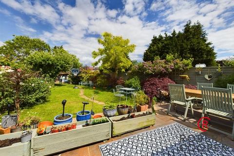4 bedroom end of terrace house for sale, Appledore Avenue, Ruislip, HA4