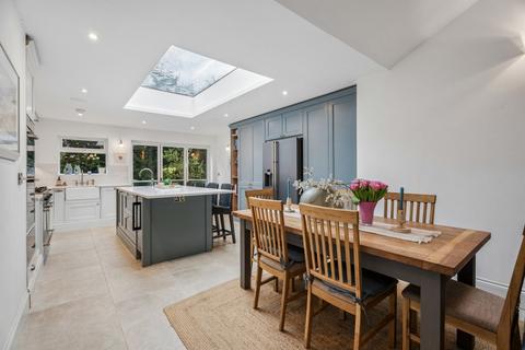 4 bedroom semi-detached house for sale, Heronsgate Road, Rickmansworth WD3
