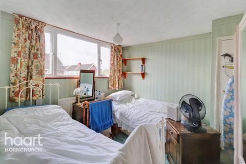 3 bedroom semi-detached house for sale, Wiltshire Avenue, Hornchurch