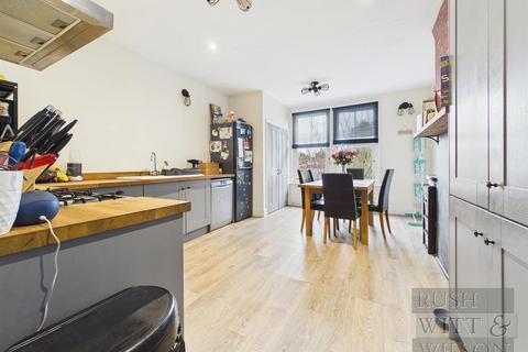 3 bedroom flat for sale, Elmstead Road, Bexhill-On-Sea