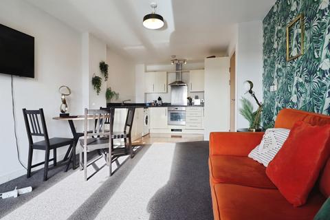 2 bedroom apartment to rent, Overstone Court, CARDIFF