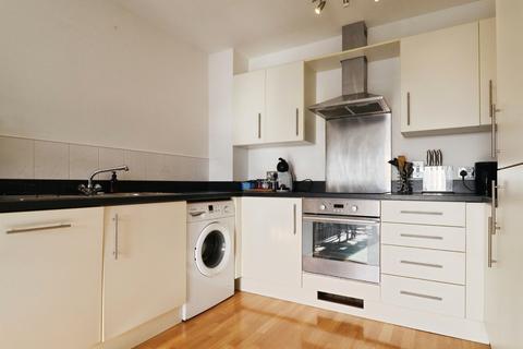 2 bedroom apartment to rent, Overstone Court, CARDIFF