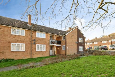 2 bedroom maisonette for sale, Oak Ridge, Dorking